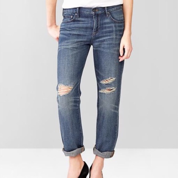 NWOT Gap Destructed Sexy Boyfriend Jeans size 26