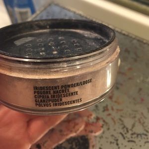 Mac iridescent powder