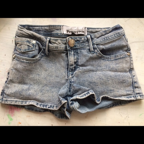 Short Shorts - Picture 1 of 3