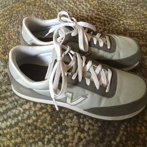 New balance 501 grey tennis shoe