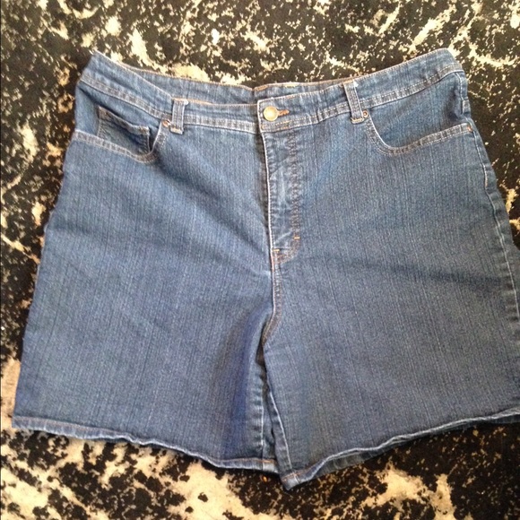 Women's size 16 blue jean shorts