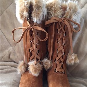 NWOT Sporto Suede boots with faux fur trim