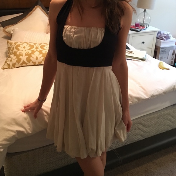 Dress - Picture 1 of 3