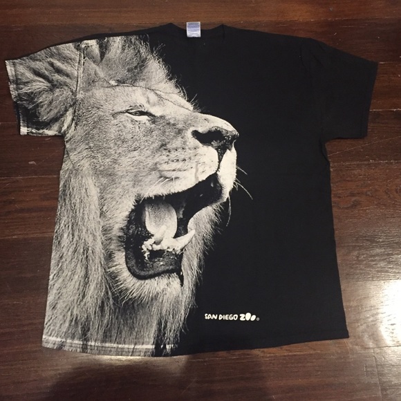 Lion t shirt