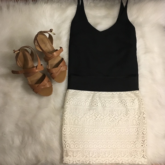 Charlotte Russe Size Small Off white lace skirt