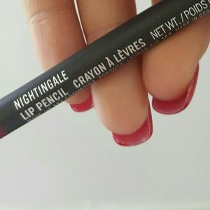 Lipliner mac nightingale