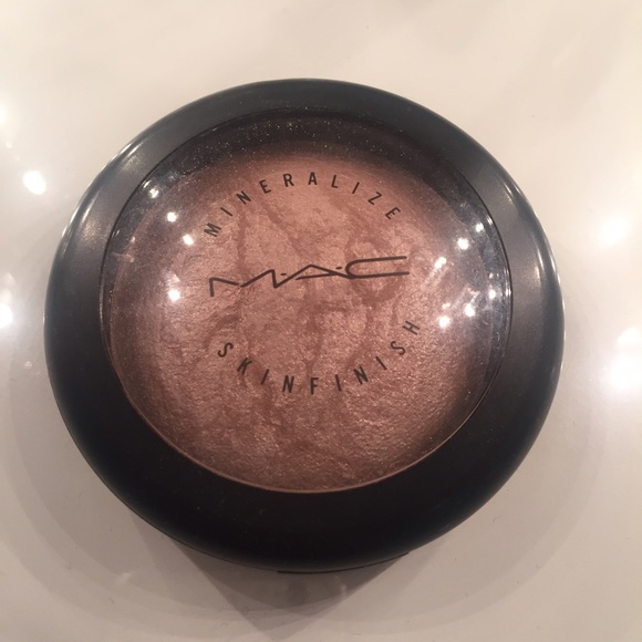Mac soft and gentle highlighter