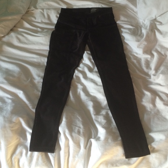 SALE TODAY ONLY!! HUE black corduroy leggings.