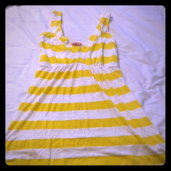 Yellow and white tunic dress
