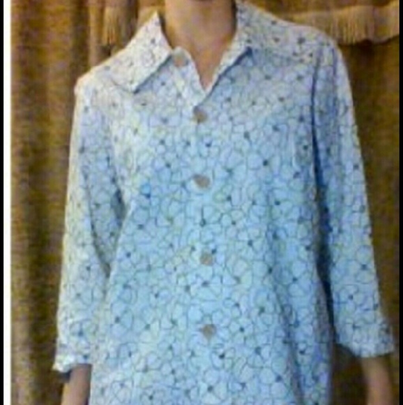 White and black flower print button down top