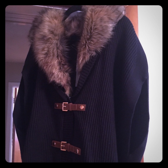 Forever21+ XL/1X fur collar sweater poncho