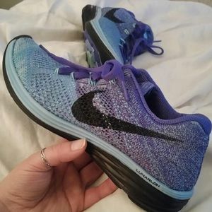 Nike Flynit Running Shoes