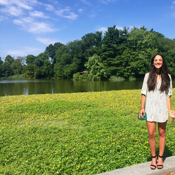 Meet your Posher, Lucy - Picture 3 of 4