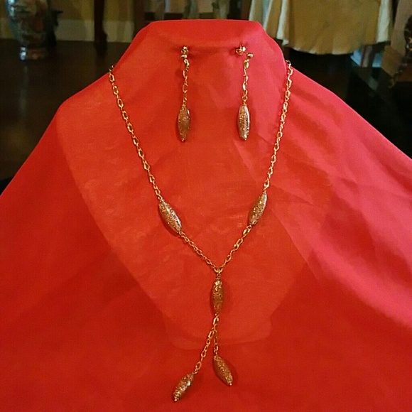 14 Kt. Gold Lariat Necklace Earrings Set - Picture 3 of 4