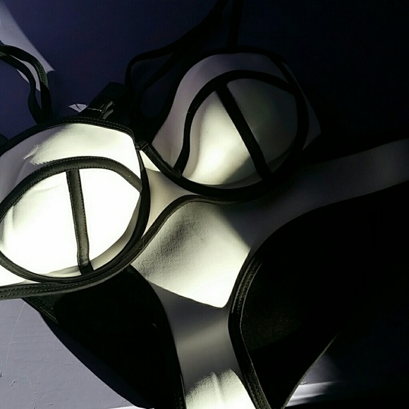 White triangl