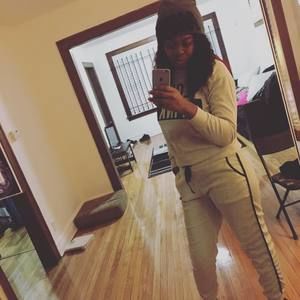 Meet your Posher, Michaela