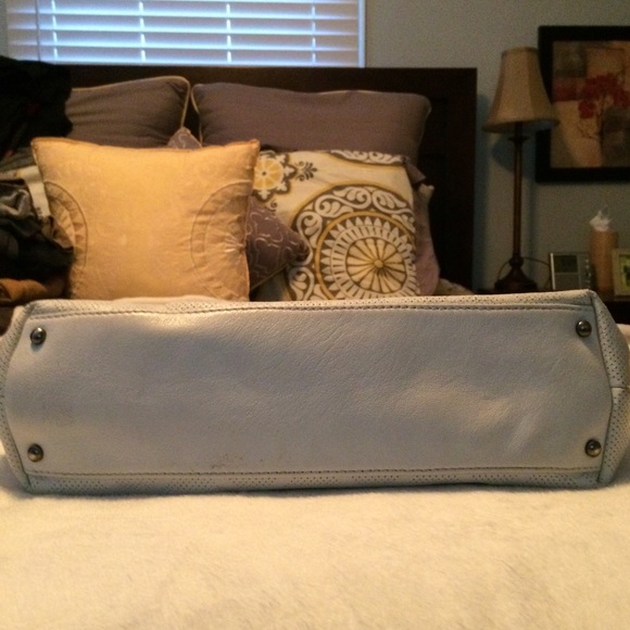 Beautiful Authentic Chanel Leather Tote - Picture 2 of 4