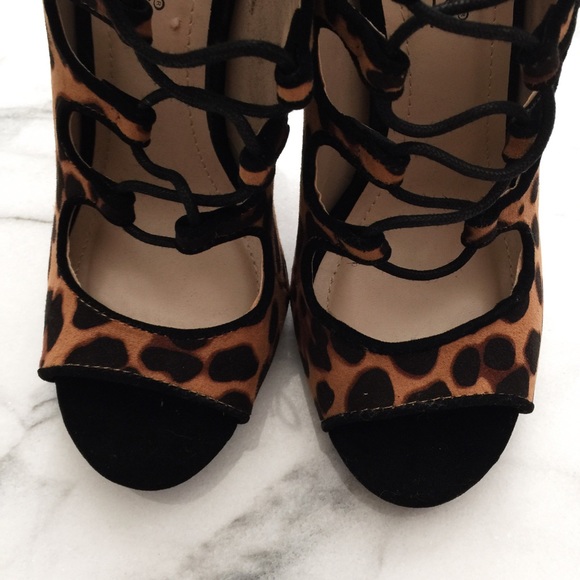 Leopard Laced Up Heels - Sz 6 - Picture 3 of 4