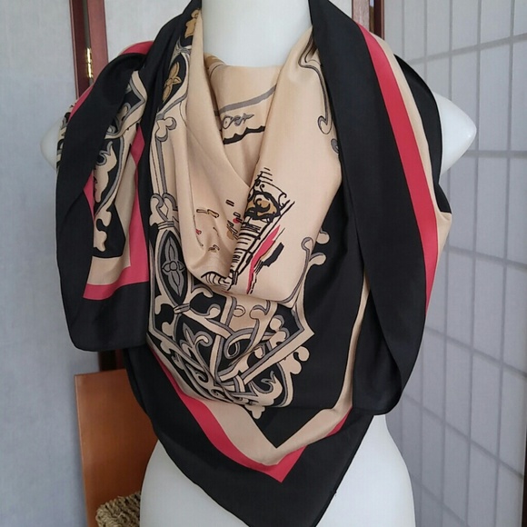 Scarf - Picture 3 of 8