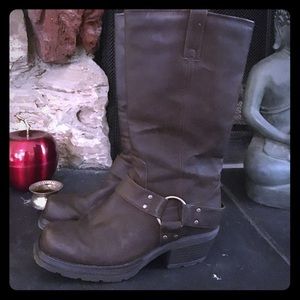 Size 7 chocolate motorcycle boots with harness