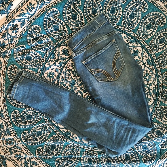 Hollister light wash skinny jeans