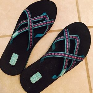 Brand new teva mush sandals