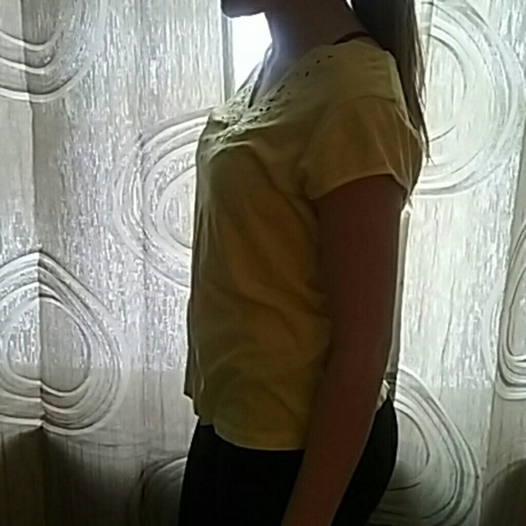 Yellow blouse - Picture 2 of 3