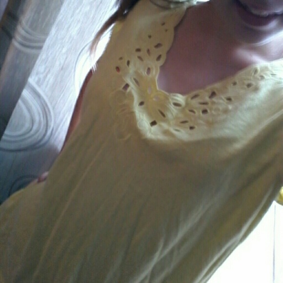 Yellow blouse - Picture 3 of 3