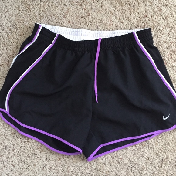 Nike shorts size medium