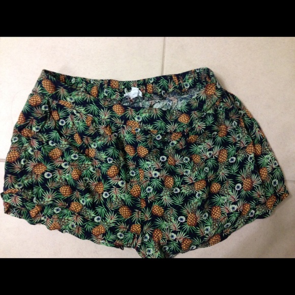 PINEAPPLE SHORTS