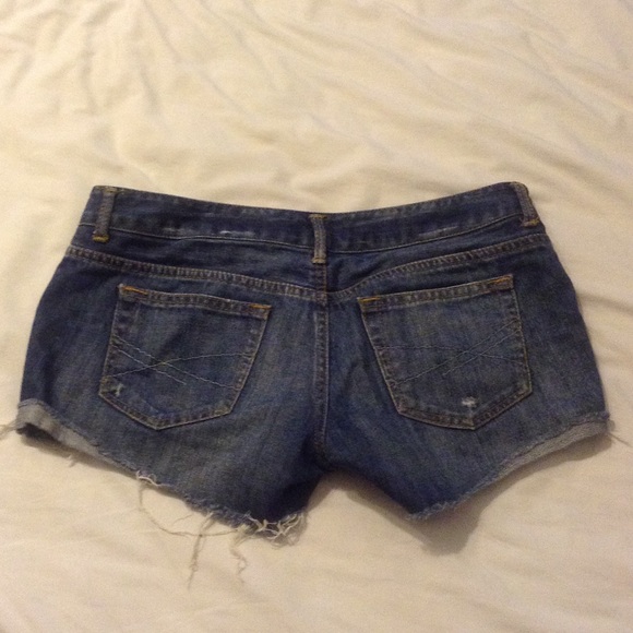 Distressed denim short - Picture 2 of 2