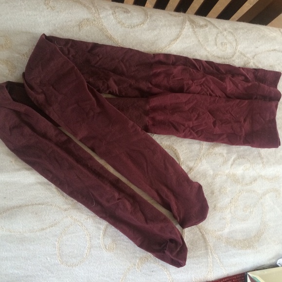 Maroon tights