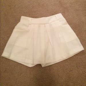 White shorts/skirt