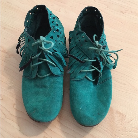 Aztec shoes worn once