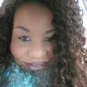 Meet your Posher, Luvenia