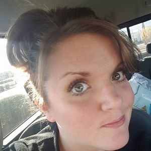 Meet your Posher, Hollybeth