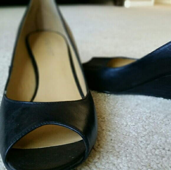 Nine West black peep toe wedges