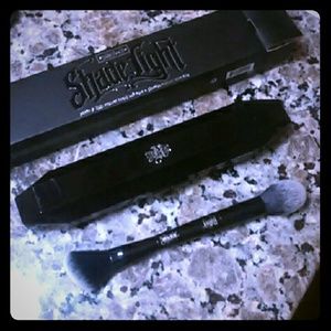 Kat Von D Shade + Light Contour Brush