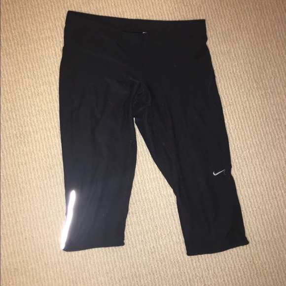 Nike Dri-Fit capris (black)