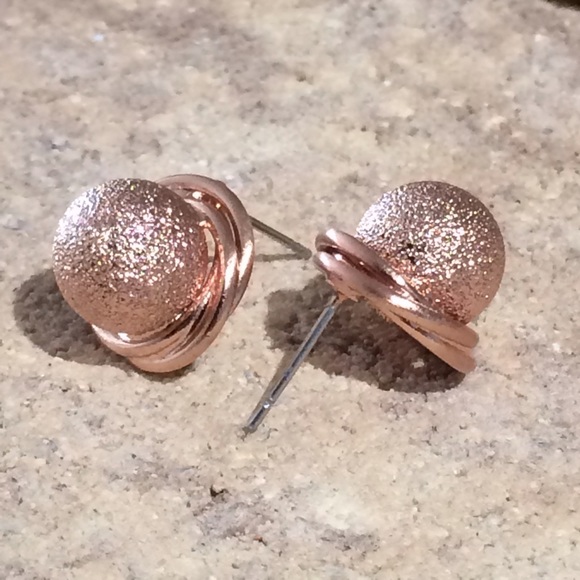 Sophisticated Stud Earrings - Picture 5 of 7