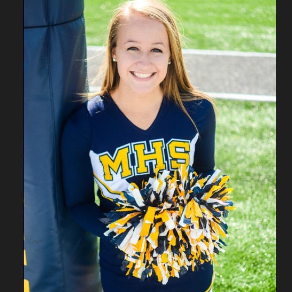 Meet your Posher, Abbey - Picture 1 of 1