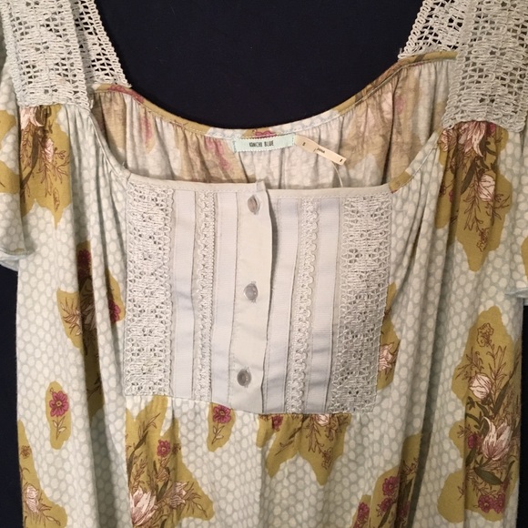 Shirt - Picture 2 of 2