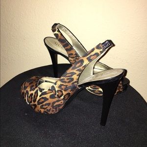 NWOT GUESS Heels