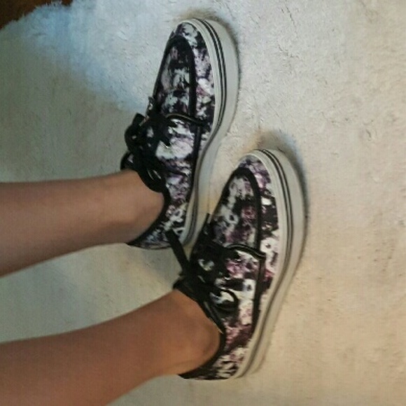 Dolce Vita Floral Platform Sneakers - Picture 4 of 4