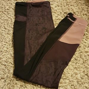 Blackcherry lululemon ankle crops.