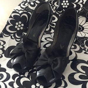 Vintage Black Pumps