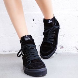 UNIF Black 101s
