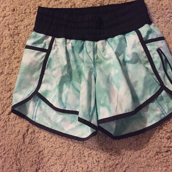 lululemon athletica Pants - Lululemon Tracker Shorts