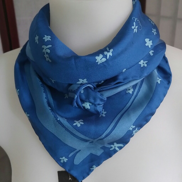 Scarf - Picture 3 of 4