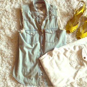 Forever 21 >> Vest